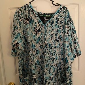 Set of 2 plus size premiere scrub tops